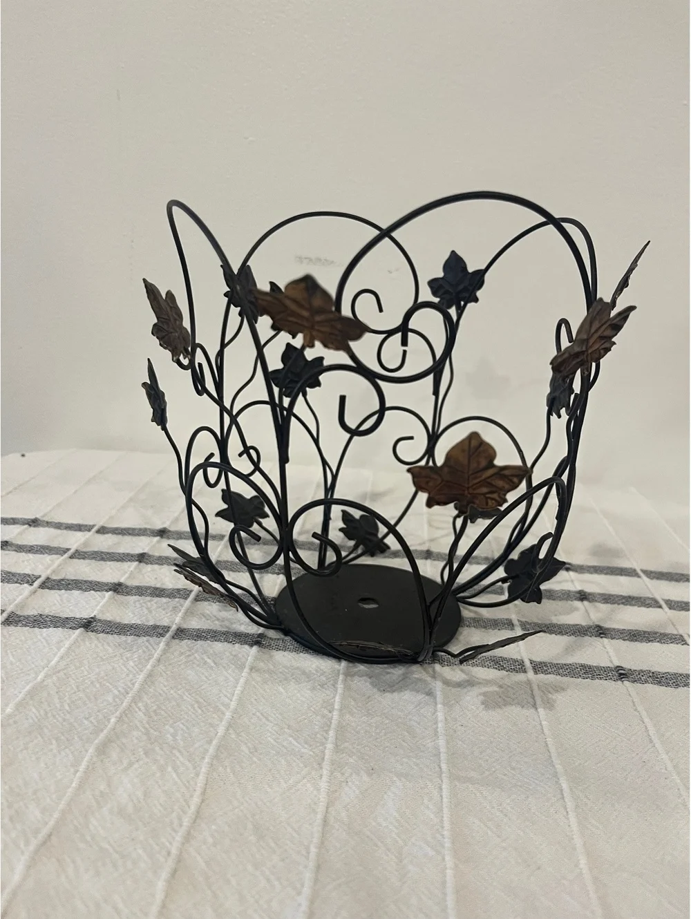 Metal floral wire basket